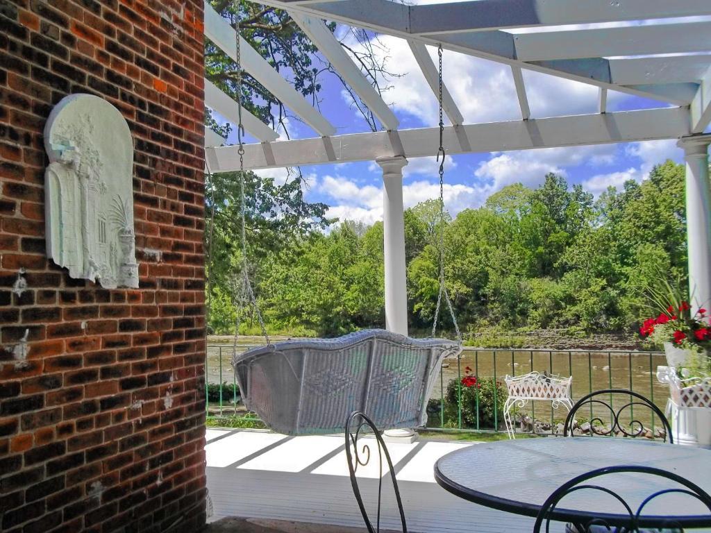 The Rivers Edge Executive Suites Tiffin Exteriör bild